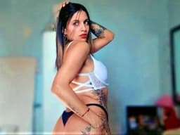 -Naommy-