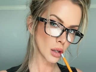 DivorcedTexasMILF WebCAM 