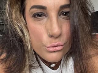 WebCAM of IvyBelle_MilfUK