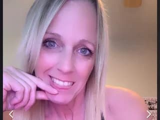 SweetCarlyBee WebCAM 